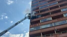 hasiči balkon1 Gp8UgSGWIAAqQvg